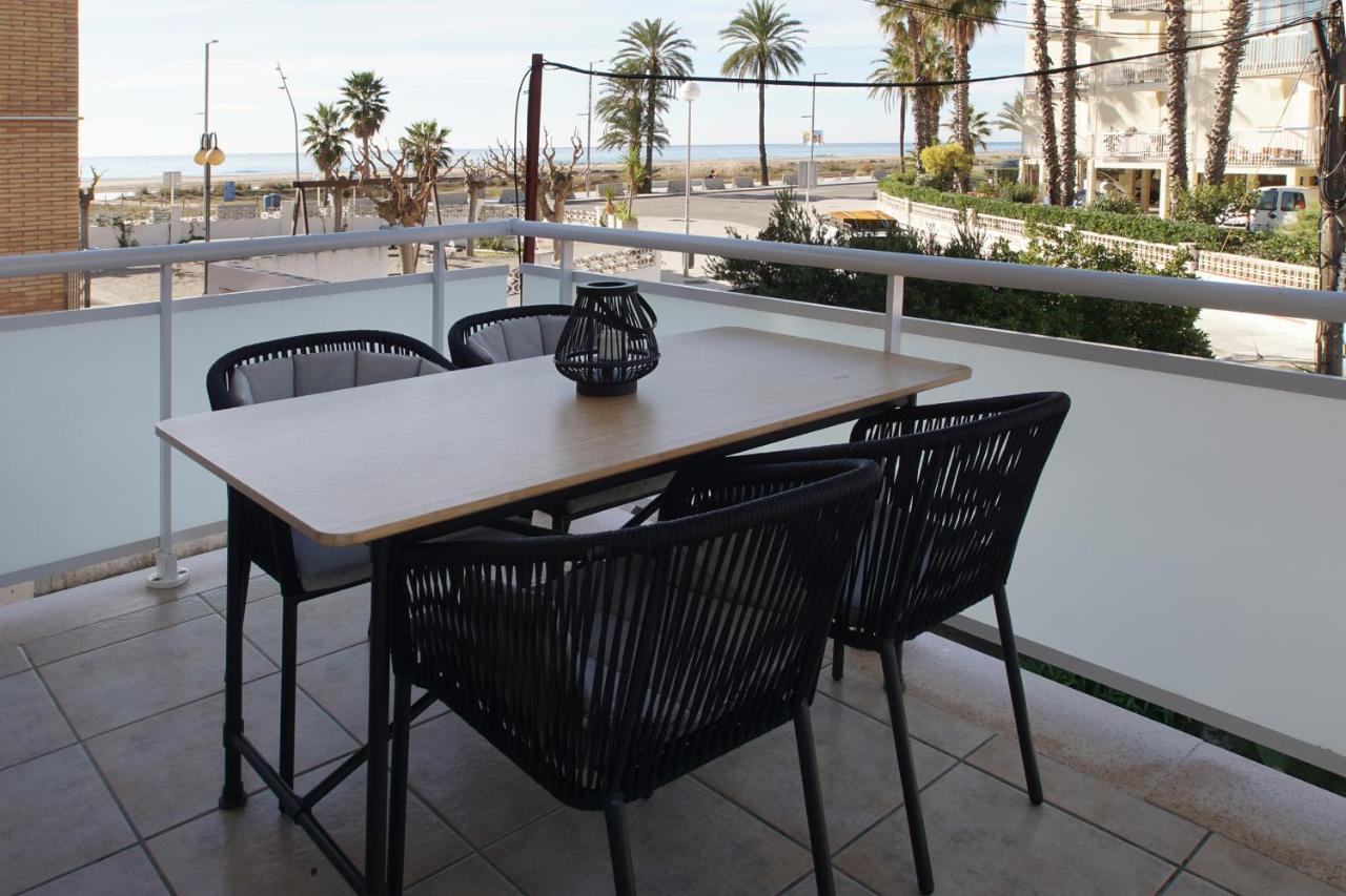 Beach Club House Appartement Castelldefels Buitenkant foto